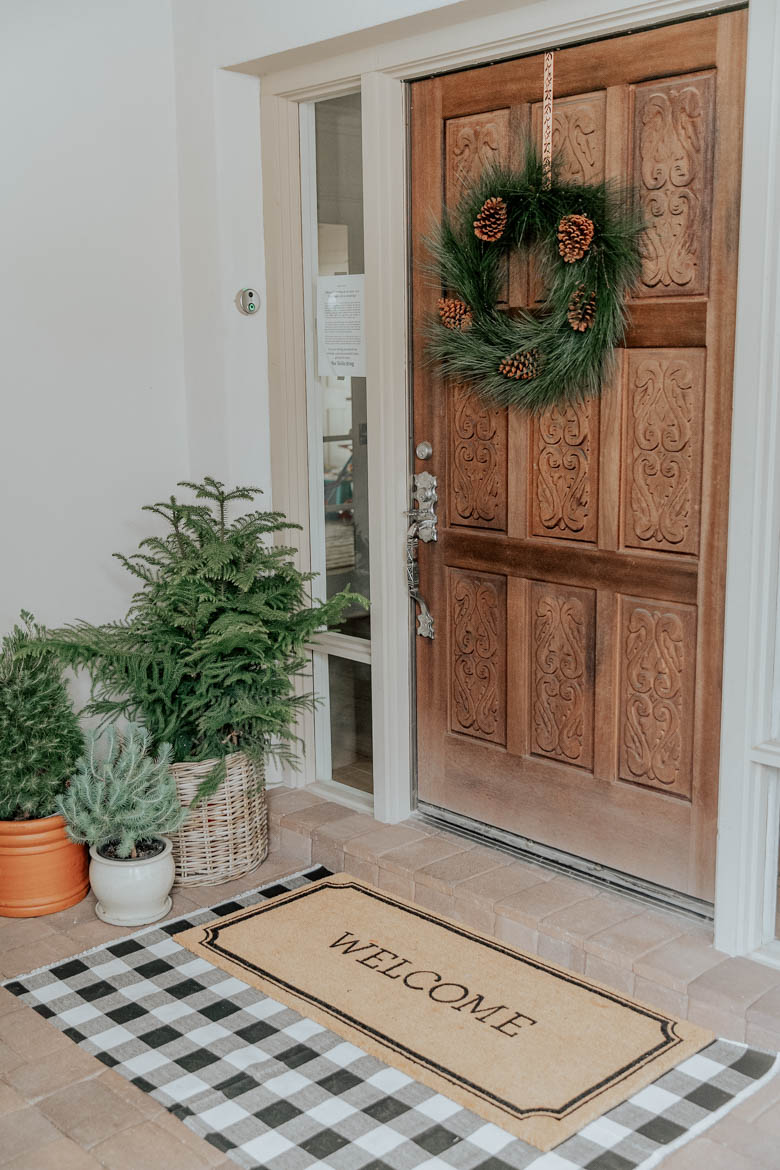 2018 Holiday Home Decor Inspiration Call Me Lore Lexi Grace Interior Design Minimal Wreath Front Door Holiday Decor